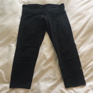 Lululemon black cropped leggings, size 6
